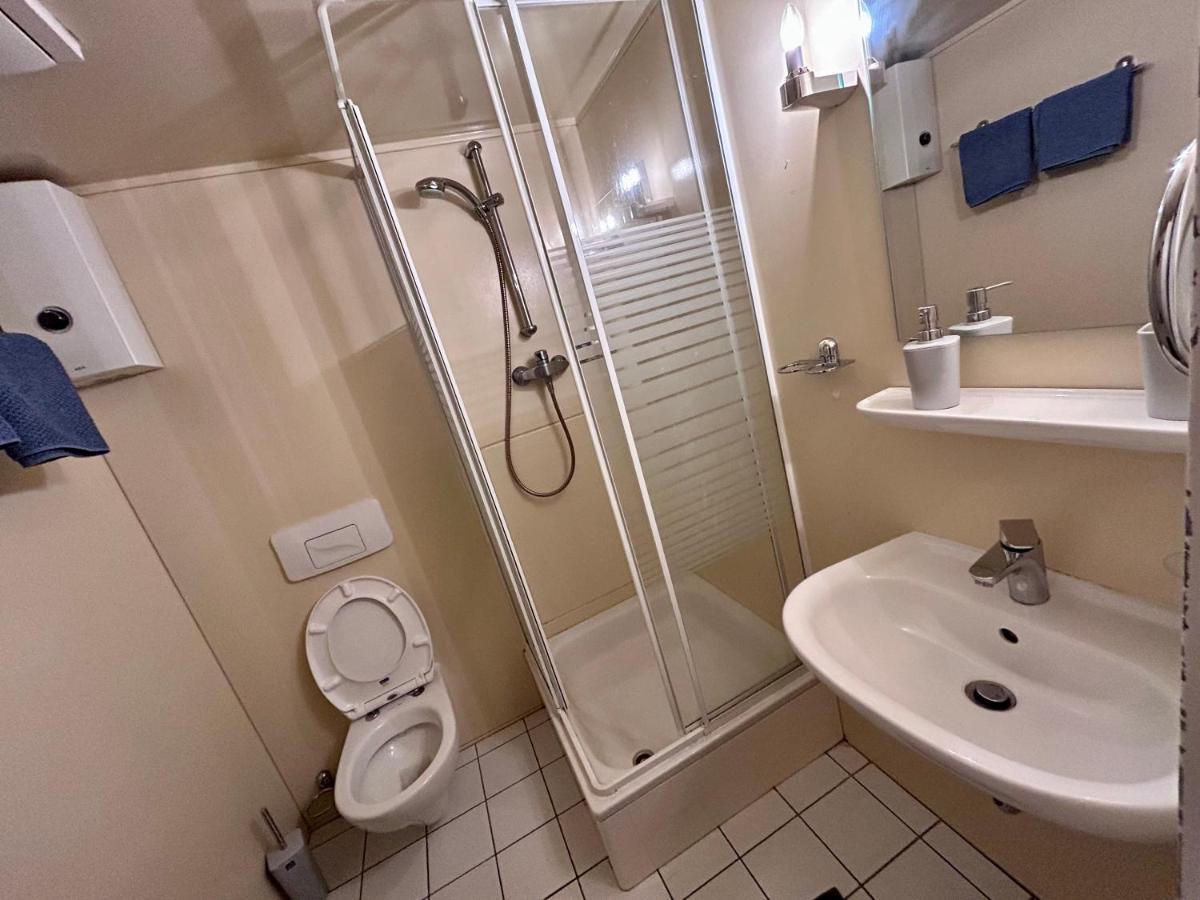 Piano Apartment In Halle Center - Netflix - Free Wifi 1 ภายนอก รูปภาพ