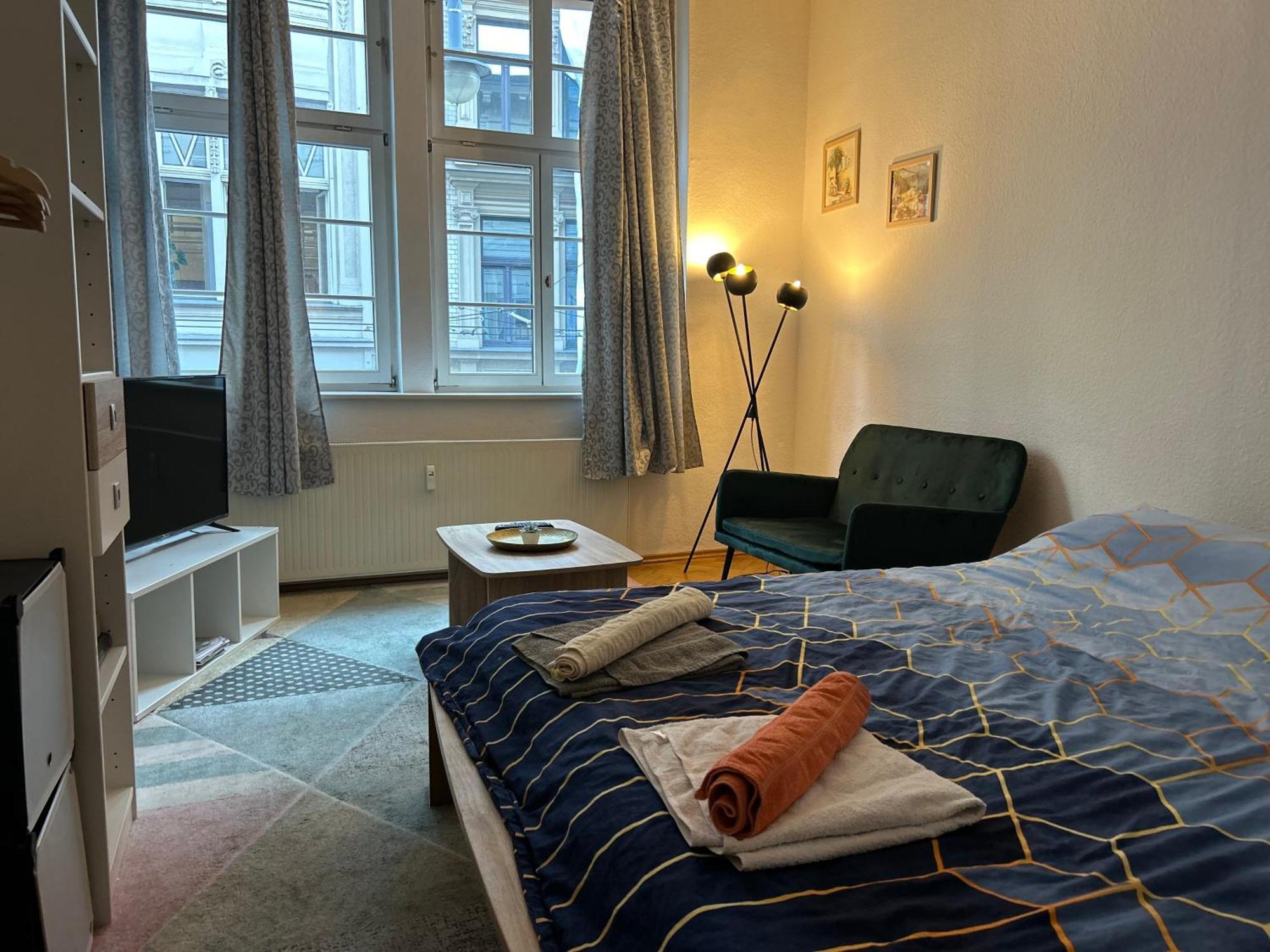 Piano Apartment In Halle Center - Netflix - Free Wifi 1 ภายนอก รูปภาพ